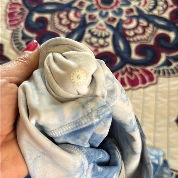 Blue and White diamond dye lulu leggings - Picture 7 of 9